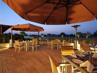 Club Mahindra Kensville Golf Resort Ahmedabad Exteriör bild